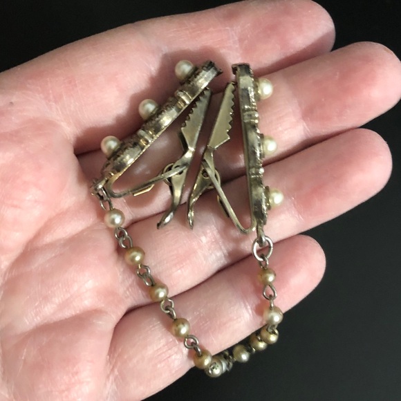 Estate Vintage Silver Sweater Clip With Pearl Accents - Picture 4 of 6